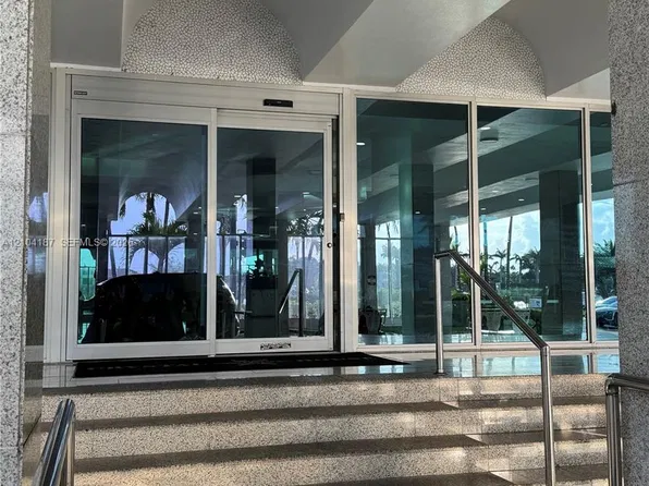 5055 Collins Ave, Miami Beach, FL