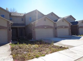 29111 Timber Woods Dr, Chesterfield, MI 48047