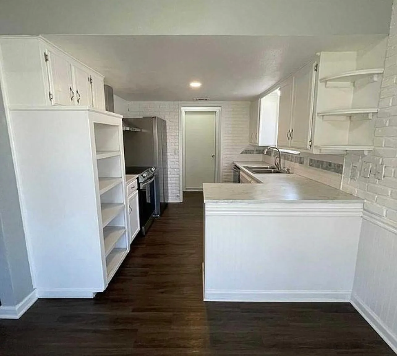 1000 Newport Ave — Photo 3