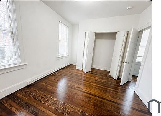 3rd image of 3632 Parkdale Ave