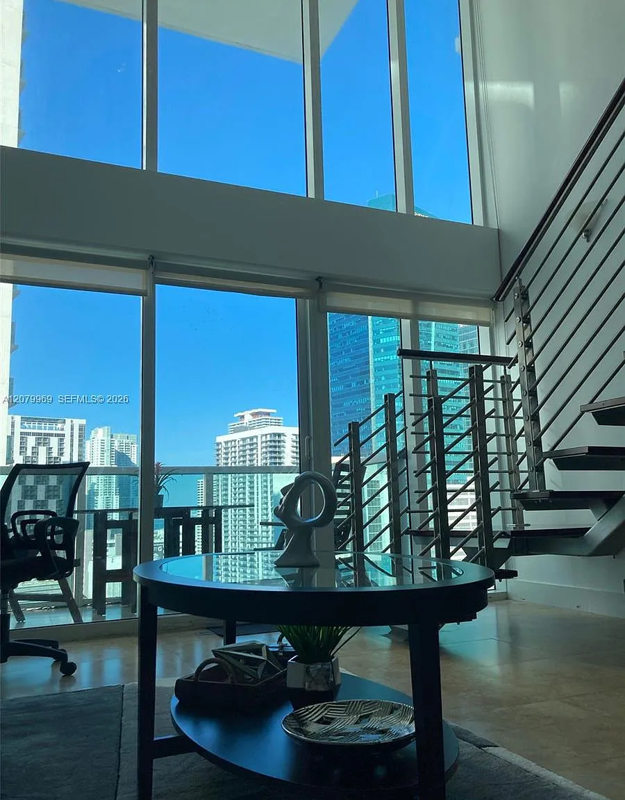 Brickell On The River S T — Photo 1
