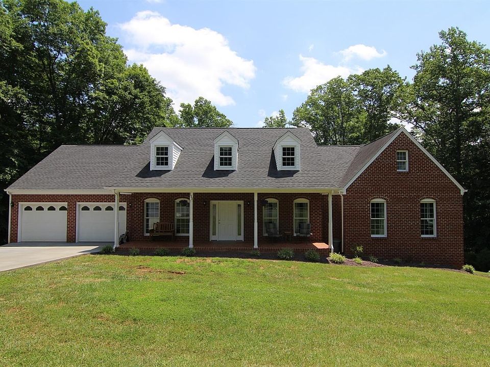1st image of 153 Wallace Dr
