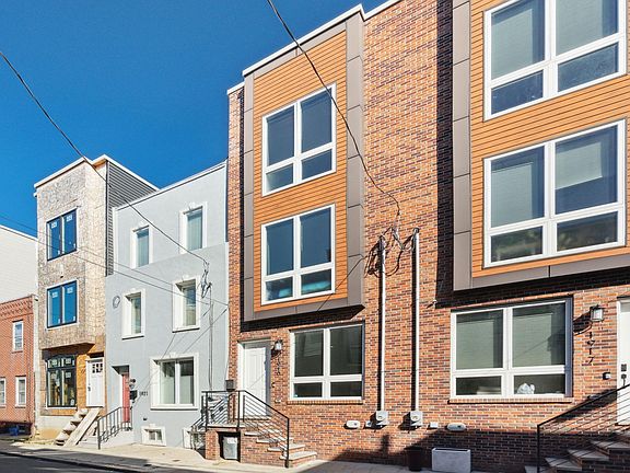 2nd image of 1919 Gerritt St