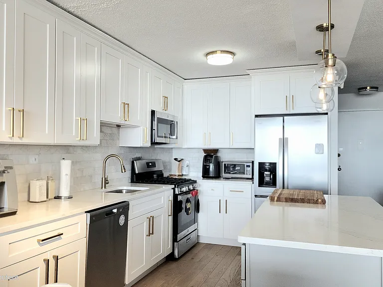 7004 Boulevard East #37A — Photo 2