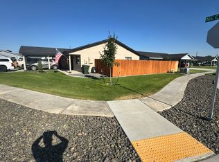 1088 NE Emerald Dr UNIT B, Hermiston, OR 97838