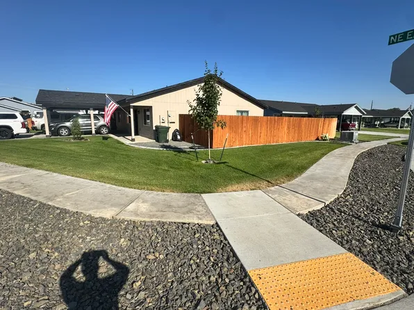 1088 NE Emerald Dr Unit B, Hermiston, OR 97838