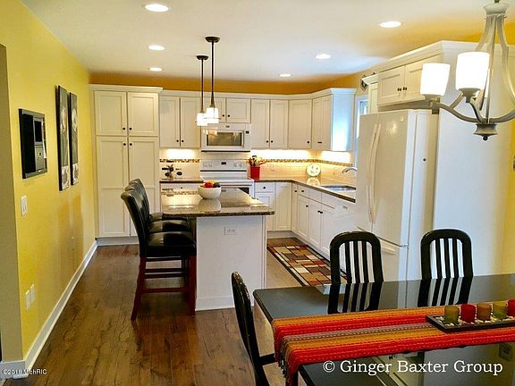 4th image of 2506 Pinesboro Dr NE