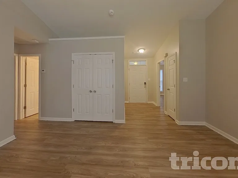 1816 Oakdale Green Dr — Photo 2