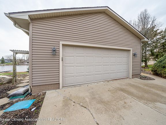 3rd image of 8901 W Scenic Lake Dr