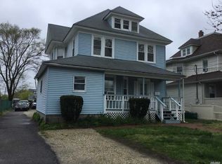 27 Park Pl, Lynbrook, NY 11563