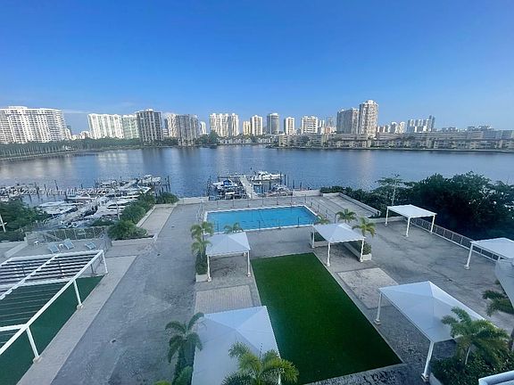 3rd image of 18041 Biscayne Blvd APT 604