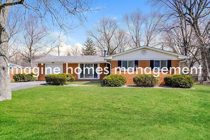 3 bed, 1.5 bath, 1176 sqft, $1,795 — Photo 1