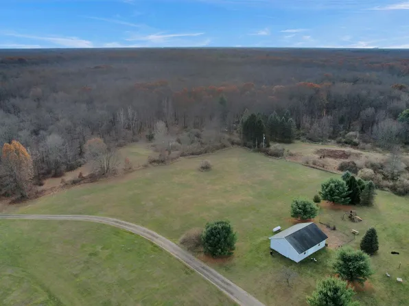 1068 Crocus Trl, Dansville, MI 48819