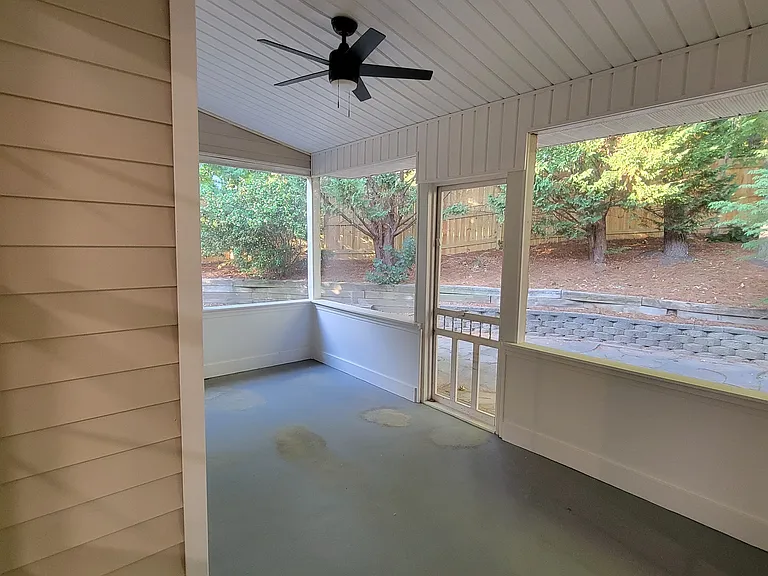 500 Texanna Way — Photo 36