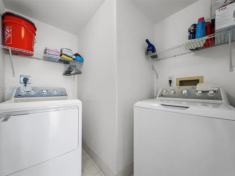 3598 Yacht Club Dr #601 — Photo 31