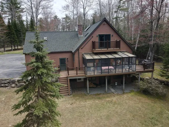 38 Presley Lane, Newport, ME 04953