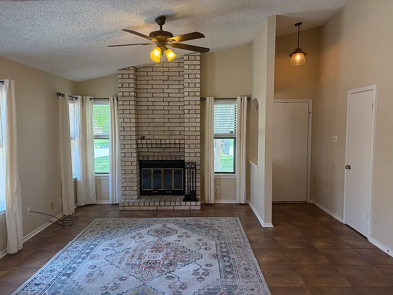 5121 Colonel Travis St — Photo 10