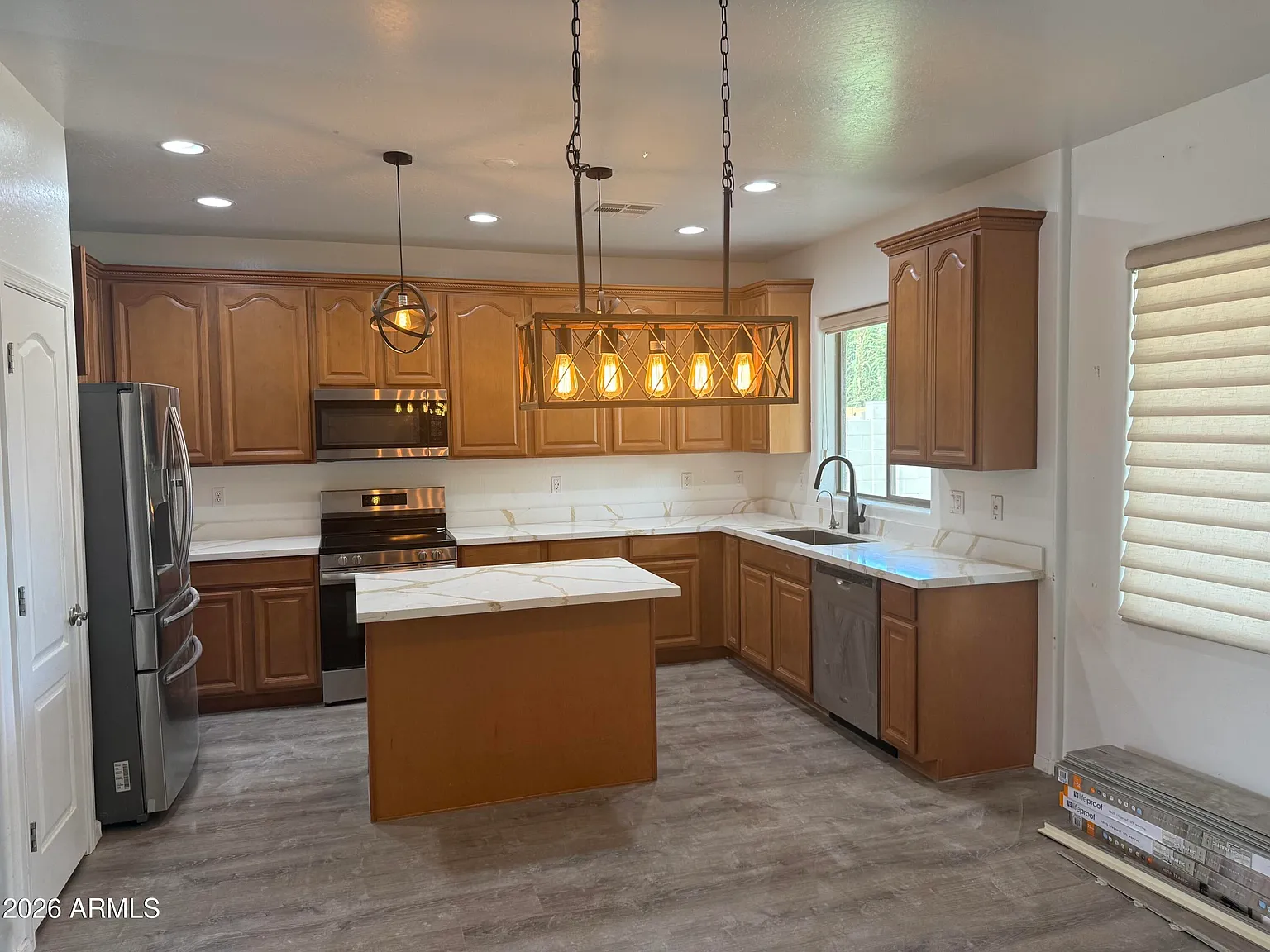 5 bed, 2.5 bath, 2747 sqft, $3,495 — Photo 2