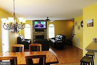 3rd image of 7300 Harvestview Ct