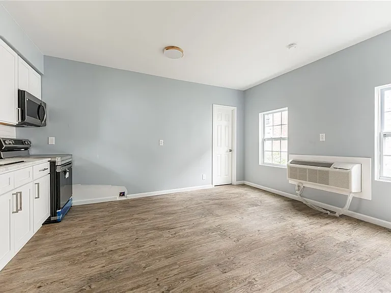 27 W Main St #2 — Photo 5