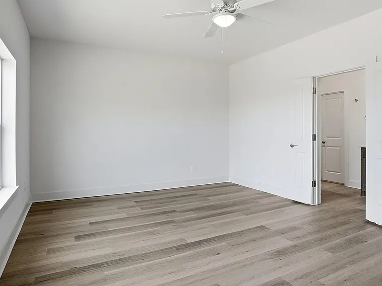 307 Railroad Ave — Photo 15