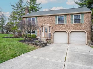 5521 Bluepine Dr, Cincinnati, OH 45247