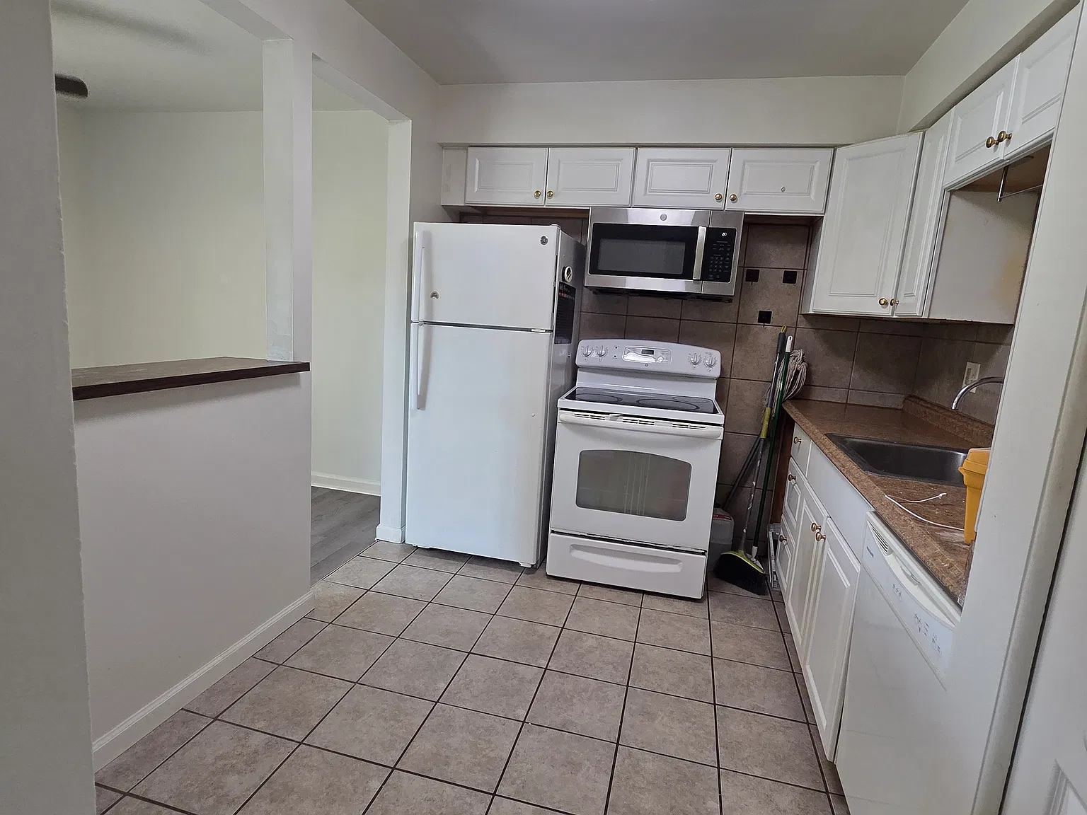 7625 Woodview Street — Photo 4