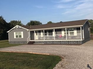 3210 Blue Mound Rd, Flora, IL 62839