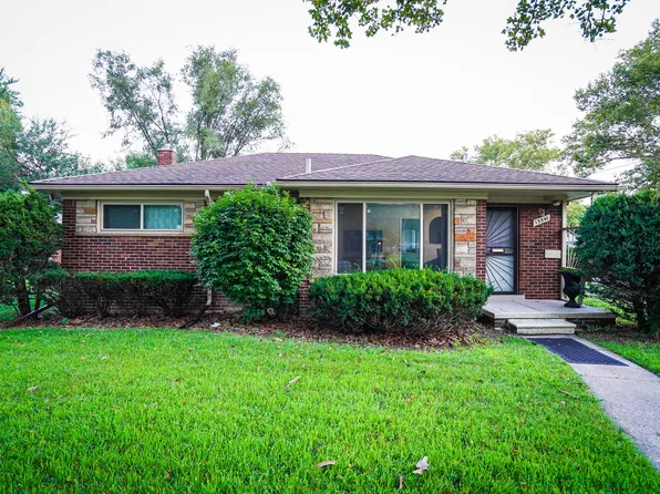 13941 Pearson St, Oak Park, MI 48237