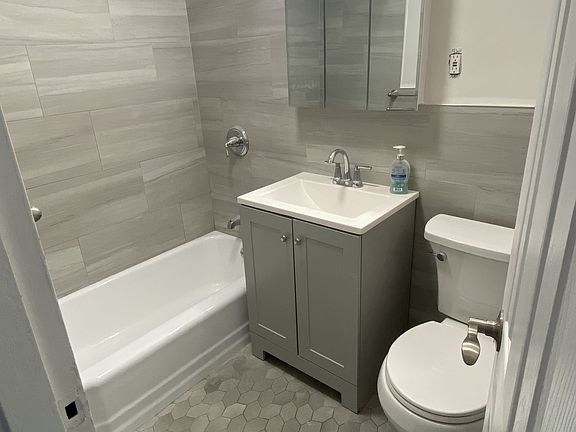 4th image of 1841 Central Park Ave #19