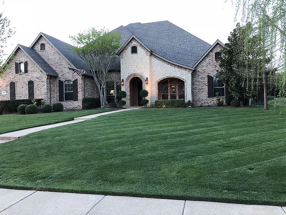 2nd image of 4700 Saint Clair Ct