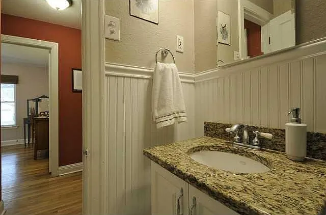 1404 Karen Ave — Photo 13