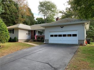 56 Niles Hill Rd, New London, CT 06320