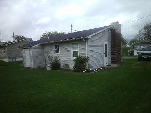 2nd image of 105 Painter St