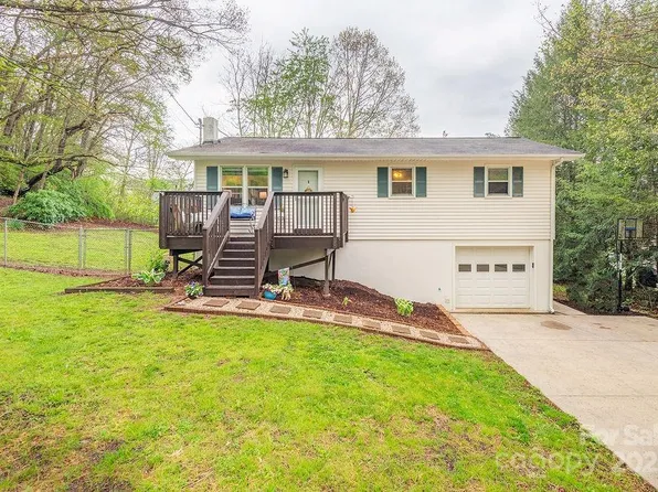 44 Arrowhead St, Clyde, NC 28721