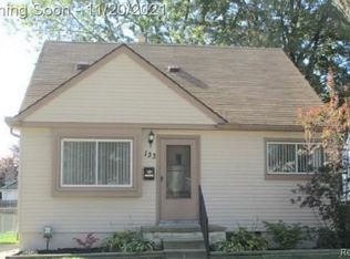 133 Massoit St, Clawson, MI 48017