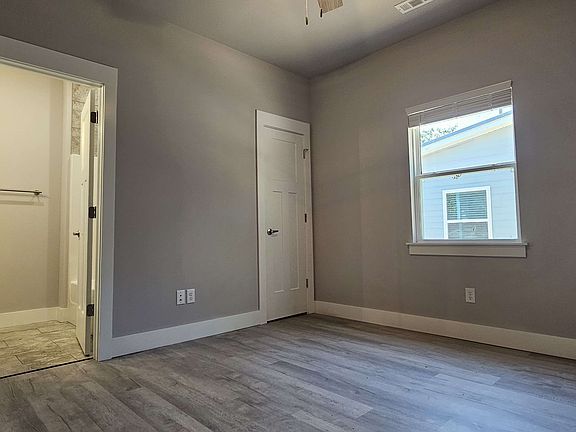 5th image of 204 NE 7th St