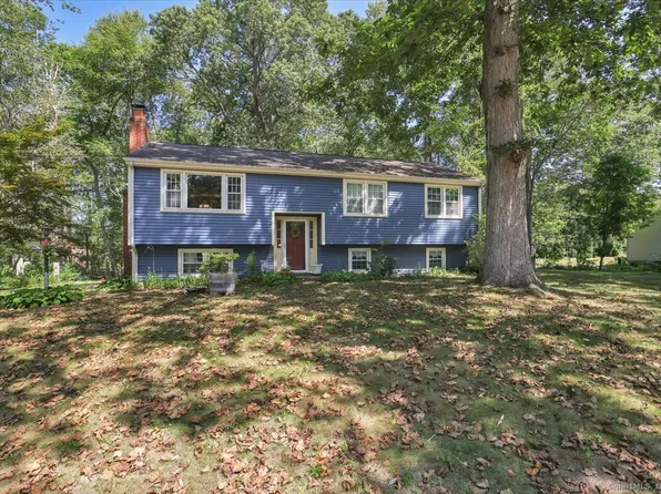 24 Hills Avenue, East Hampton, CT 06424