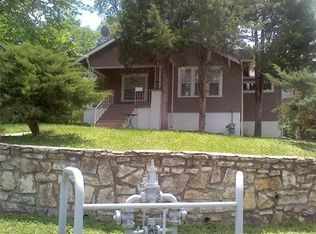 1073 Webster Ave, Kansas City, KS 66104
