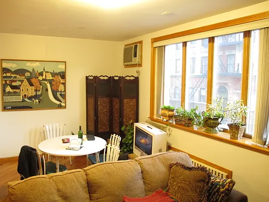 Rented by Residents Team | media 37