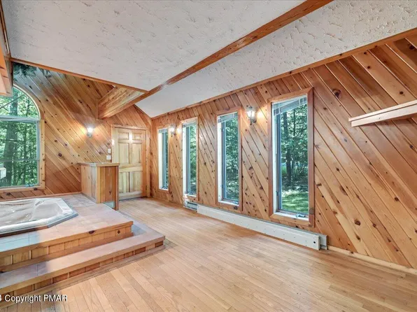 1182 Coolbaugh Rd, East Stroudsburg, PA 18302