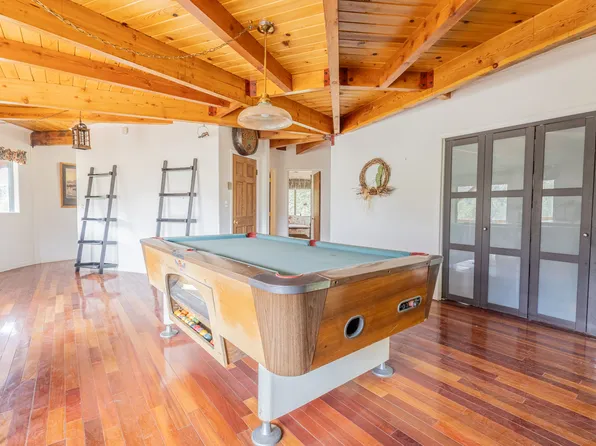 6326 Bluebird Rd, Wrightwood, CA 92397