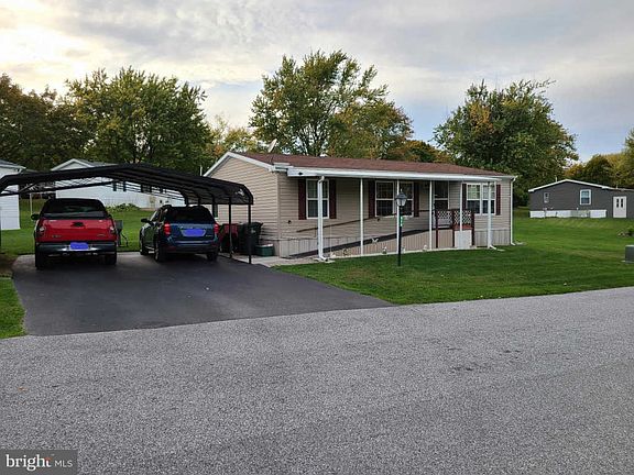 2nd image of 610 Parkwood Dr