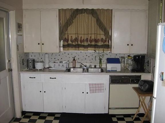 5th image of 1030 Argonaut St