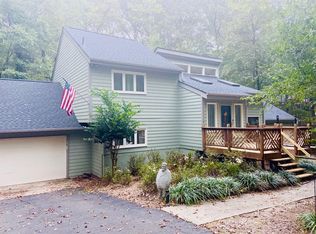 116 Canterbury Ln, Matthews, NC 28104