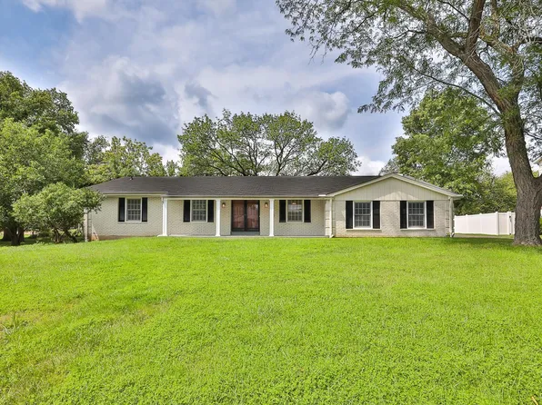 309 Breezeview Dr, Ballwin, MO 63021