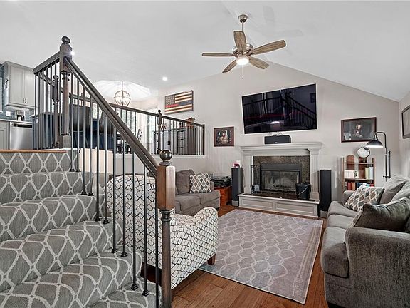 2nd image of 3600 NW Pier Ct