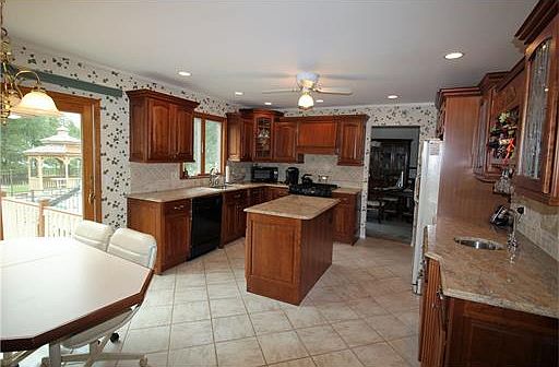 5th image of 702 Donald Dr N