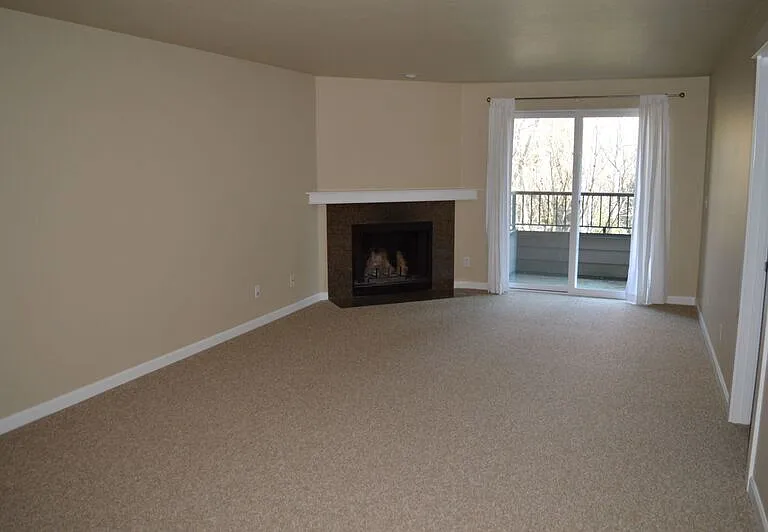 732 Kirkland Cir #D302 — Photo 2