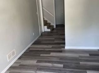 327 NW Gibson Rd, Lees Summit, MO 64063